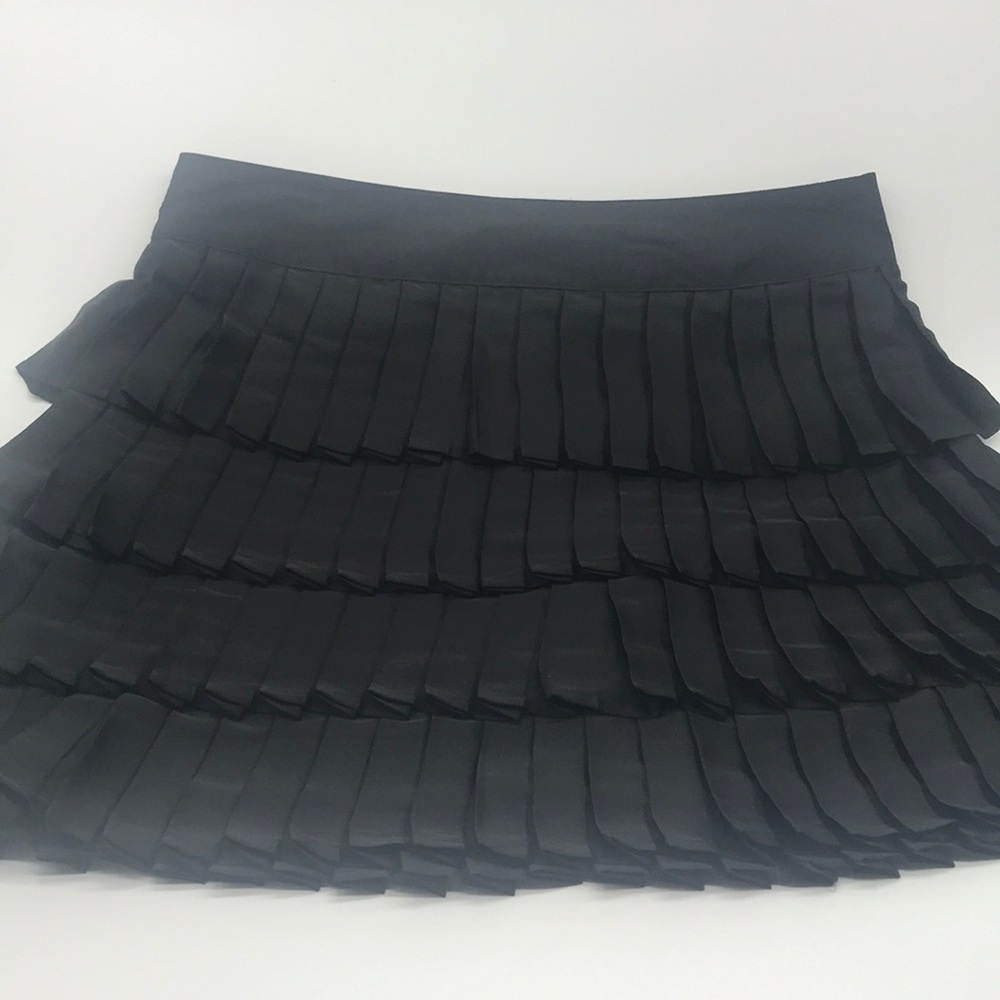 FOREVER 21 - Black Pleated Skirt - Small